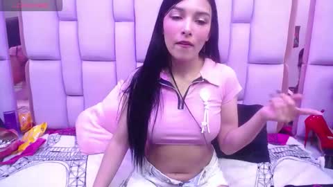 burbuja pink  online show from November 2025 03:40:01 AM