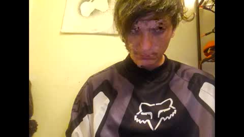 Snapshot of burntbuns710 chatting on December 2024 09:07:01 AM LostSingledad online show from December 2024 09:07:01 AM