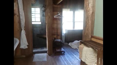 Snapshot of burntbuns710 chatting on September 2025 06:46:01 PM LostSingledad online show from September 2025 06:46:01 PM