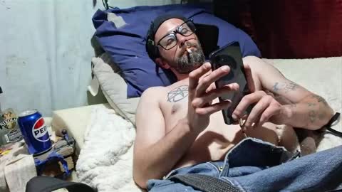 Snapshot of buster18hymen chatting on April 2026 12:36:02 AM Buster18Hymen online show from April 2026 12:36:02 AM