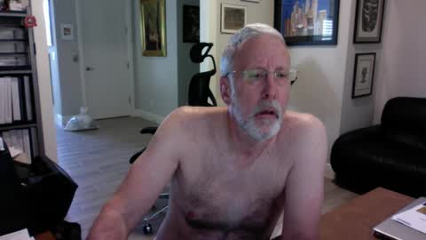 Snapshot of bustinout99 chatting on February 2025 02:25:01 PM afternoon wood online show from February 2025 02:25:01 PM