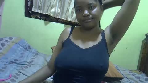 Snapshot of busty_kenzi chatting on December 2024 12:33:01 AM busty kenzi online show from December 2024 12:33:01 AM