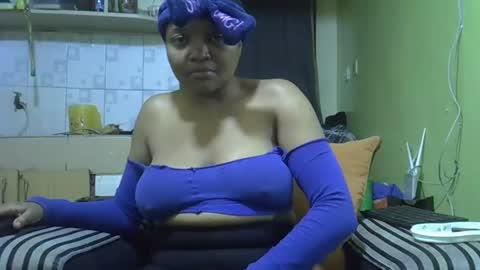 Snapshot of busty_kenzi chatting on January 2025 09:31:01 PM busty kenzi online show from January 2025 09:31:01 PM