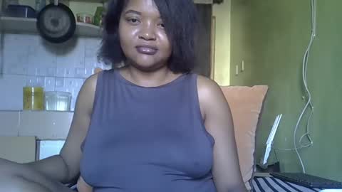 Snapshot of busty_kenzi chatting on January 2025 05:05:01 AM busty kenzi online show from January 2025 05:05:01 AM