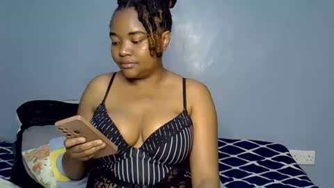 Snapshot of busty_kenzi chatting on June 2026 12:05:02 PM busty kenzi online show from June 2026 12:05:02 PM