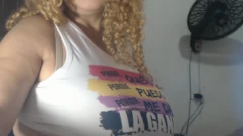 Snapshot of bustyamanda_ chatting on June 2026 12:22:01 PM Amanda online show from June 2026 12:22:01 PM