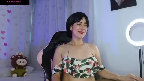 Snapshot of butterfly_xo chatting on July 2026 08:05:01 PM Antonella online show from July 2026 08:05:01 PM