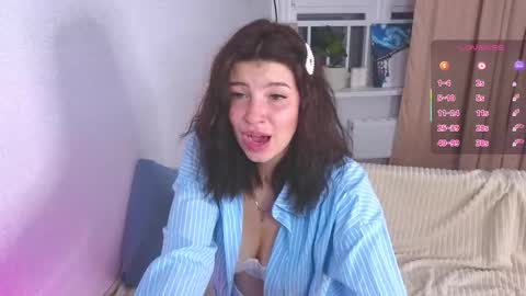 Kira online show from November 2025 02:54:01 PM