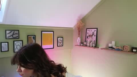 Kira online show from March 2026 08:10:01 AM