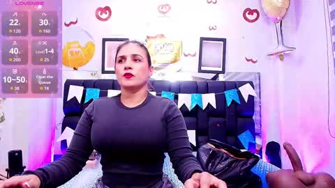 Carolina online show from October 2025 03:01:02 AM