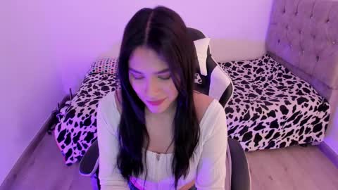 caelisse_cb online show from November 2025 01:10:02 PM