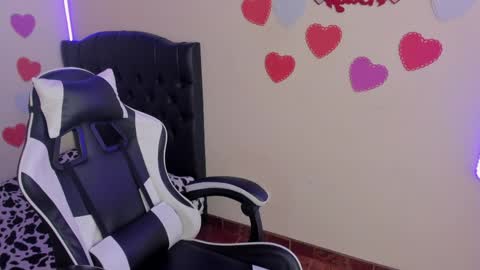 caelisse_cb online show from April 2026 03:31:02 PM