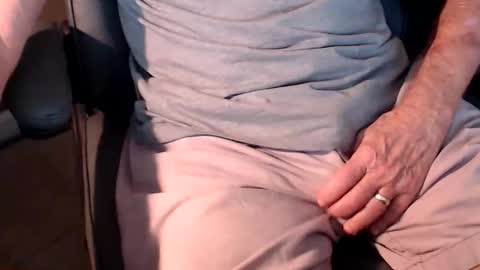 CAgay8 online show from March 2026 10:27:02 PM