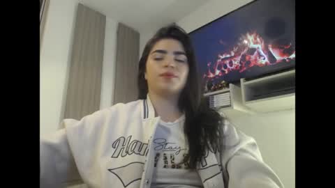 Snapshot of caitlingomez0 chatting on May 2026 11:07:01 AM caitlingomez0 online show from May 2026 11:07:01 AM