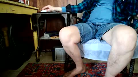 Snapshot of cali1962 chatting on January 2025 10:44:01 PM Cal online show from January 2025 10:44:01 PM