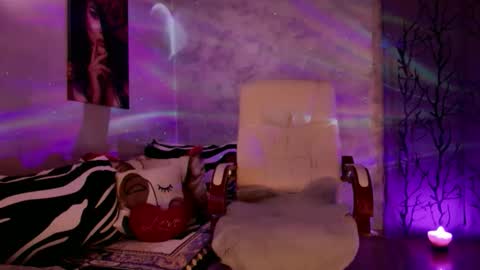 Snapshot of caliente_emperatriz chatting on March 2026 09:37:01 PM EMPERATRIZ online show from March 2026 09:37:01 PM