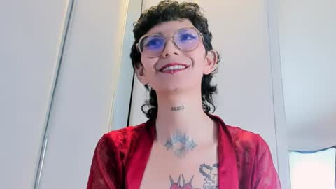 Snapshot of calioperoux1 chatting on July 2026 04:19:01 AM Caliope online show from July 2026 04:19:01 AM
