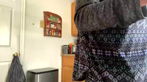 calishop1 online show from December 2024 06:38:01 PM