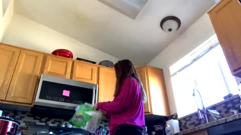 calishop1 online show from February 2025 07:14:01 PM