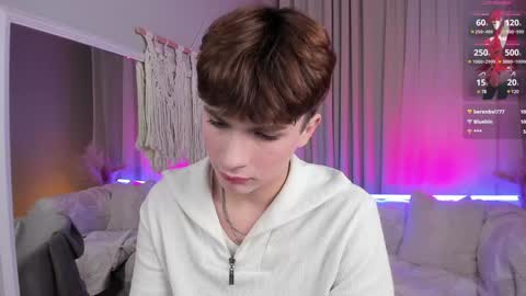 Snapshot of call__me_leo chatting on December 2024 05:44:01 PM Call me Leo online show from December 2024 05:44:01 PM