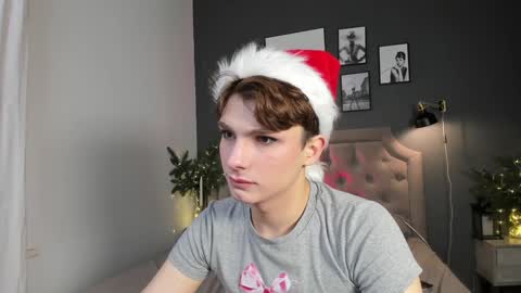 Snapshot of call__me_leo chatting on December 2024 12:34:02 AM Call me Leo online show from December 2024 12:34:02 AM