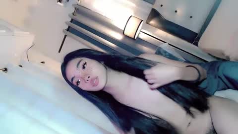 Snapshot of call_me_nina chatting on May 2026 07:47:02 AM call_me_nina online show from May 2026 07:47:02 AM