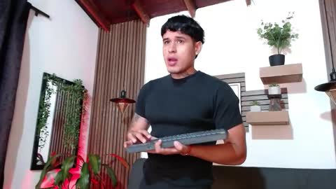 calvin913 online show from November 2025 08:53:02 AM