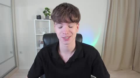 Hey I am Calvin  online show from December 2024 07:12:01 PM