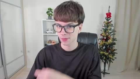 Hey I am Calvin  online show from January 2025 07:17:01 PM