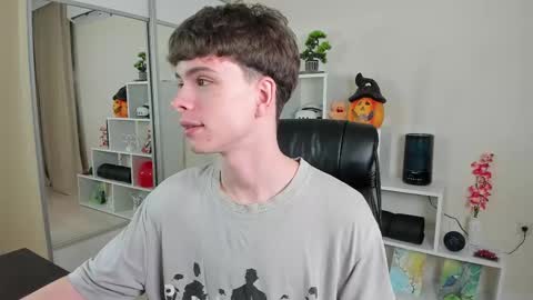 Hey I am Calvin  online show from February 2025 07:07:01 PM