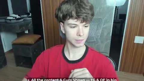 Snapshot of calvin_loves_you chatting on June 2026 05:16:01 PM Hey I am Calvin online show from June 2026 05:16:01 PM