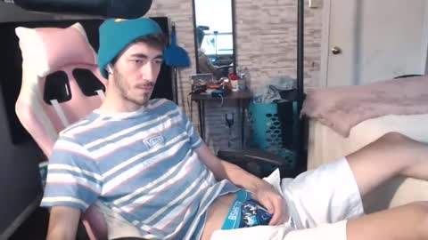 Snapshot of calvin_tanner chatting on December 2024 03:22:02 PM calvin_tanner online show from December 2024 03:22:02 PM