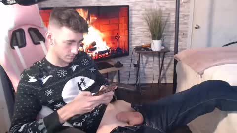 Snapshot of calvin_tanner chatting on December 2024 08:32:01 PM calvin_tanner online show from December 2024 08:32:01 PM