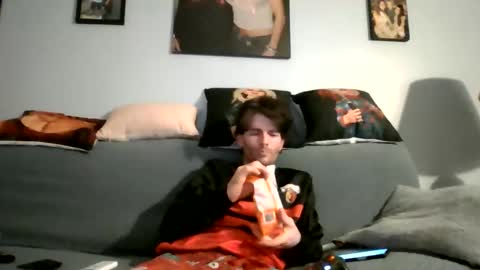 Snapshot of calvinb8611 chatting on June 2026 03:52:02 AM calvinb8611 online show from June 2026 03:52:02 AM
