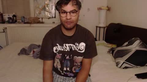 Calvinjohnlad online show from November 2025 03:12:01 AM