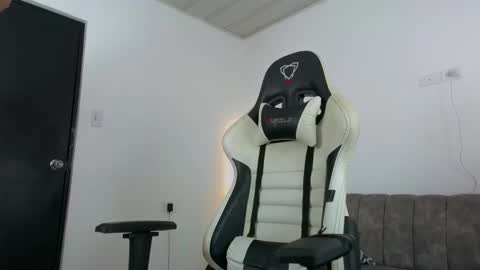 cam_xman online show from March 2026 08:24:01 PM