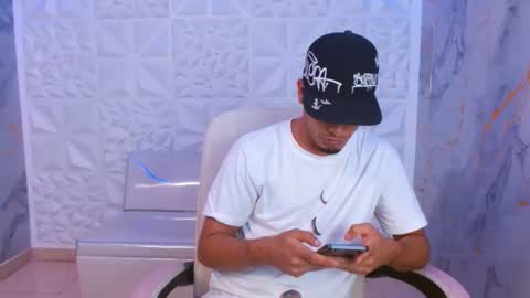 Snapshot of cam_xman chatting on April 2026 05:15:02 PM cam_xman online show from April 2026 05:15:02 PM