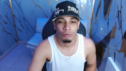 Snapshot of cam_xman chatting on April 2026 05:21:02 AM cam_xman online show from April 2026 05:21:02 AM