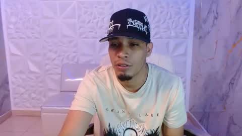Snapshot of cam_xman chatting on April 2026 02:33:01 PM cam_xman online show from April 2026 02:33:01 PM