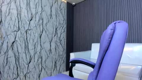 Snapshot of cam_xman chatting on May 2026 07:19:02 PM cam_xman online show from May 2026 07:19:02 PM