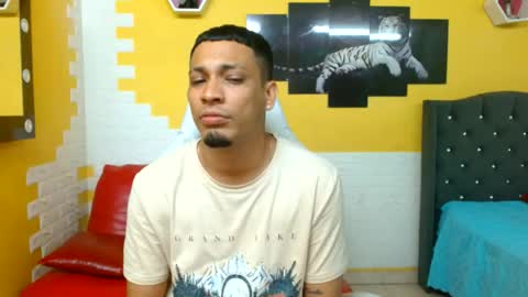 Snapshot of cam_xman chatting on May 2026 07:13:01 AM cam_xman online show from May 2026 07:13:01 AM