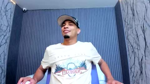 Snapshot of cam_xman chatting on May 2026 03:19:02 PM cam_xman online show from May 2026 03:19:02 PM