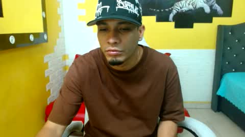 Snapshot of cam_xman chatting on June 2026 02:33:01 PM cam_xman online show from June 2026 02:33:01 PM