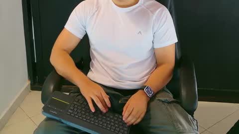 Snapshot of camara110 chatting on January 2025 03:36:02 AM camara110 online show from January 2025 03:36:02 AM