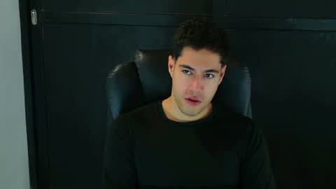 Snapshot of camara110 chatting on February 2025 03:41:02 AM camara110 online show from February 2025 03:41:02 AM