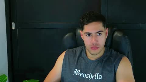 Snapshot of camara110 chatting on March 2025 08:52:01 PM camara110 online show from March 2025 08:52:01 PM