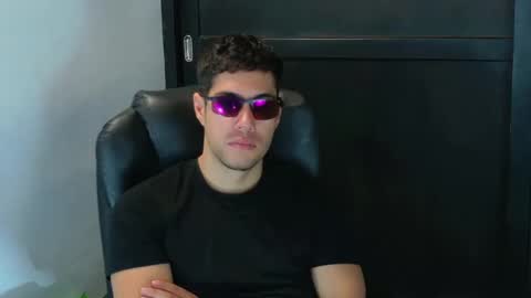 Snapshot of camara110 chatting on September 2025 02:18:01 PM camara110 online show from September 2025 02:18:01 PM