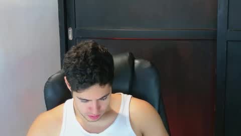 Snapshot of camara110 chatting on October 2025 12:21:02 AM camara110 online show from October 2025 12:21:02 AM