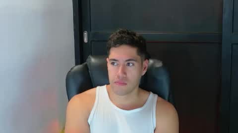 Snapshot of camara110 chatting on October 2025 12:44:02 AM camara110 online show from October 2025 12:44:02 AM