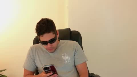 Snapshot of camara110 chatting on October 2025 07:36:02 PM camara110 online show from October 2025 07:36:02 PM